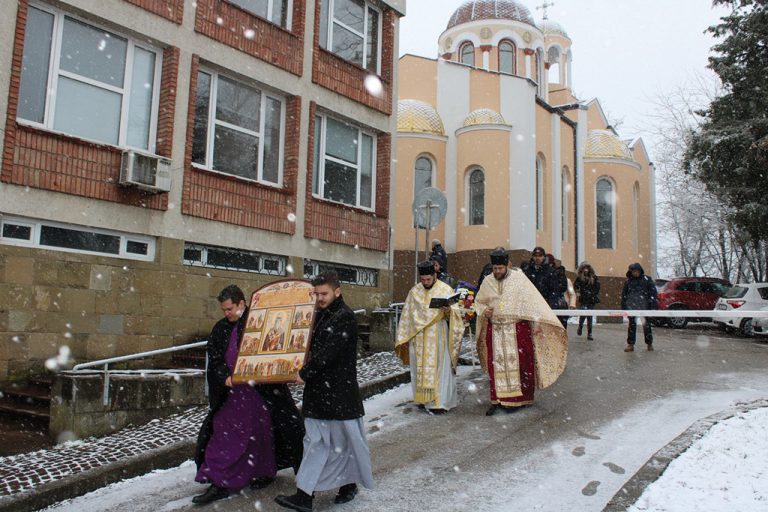 Общество | ВТУ почете свети Патриарх Евтимий