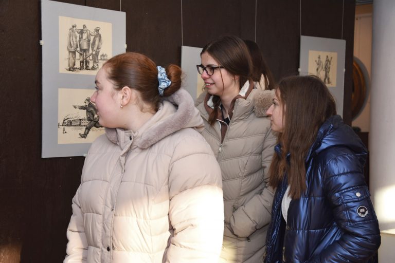 Общество | В Свищов откриха две изложби по повод Алековите празници