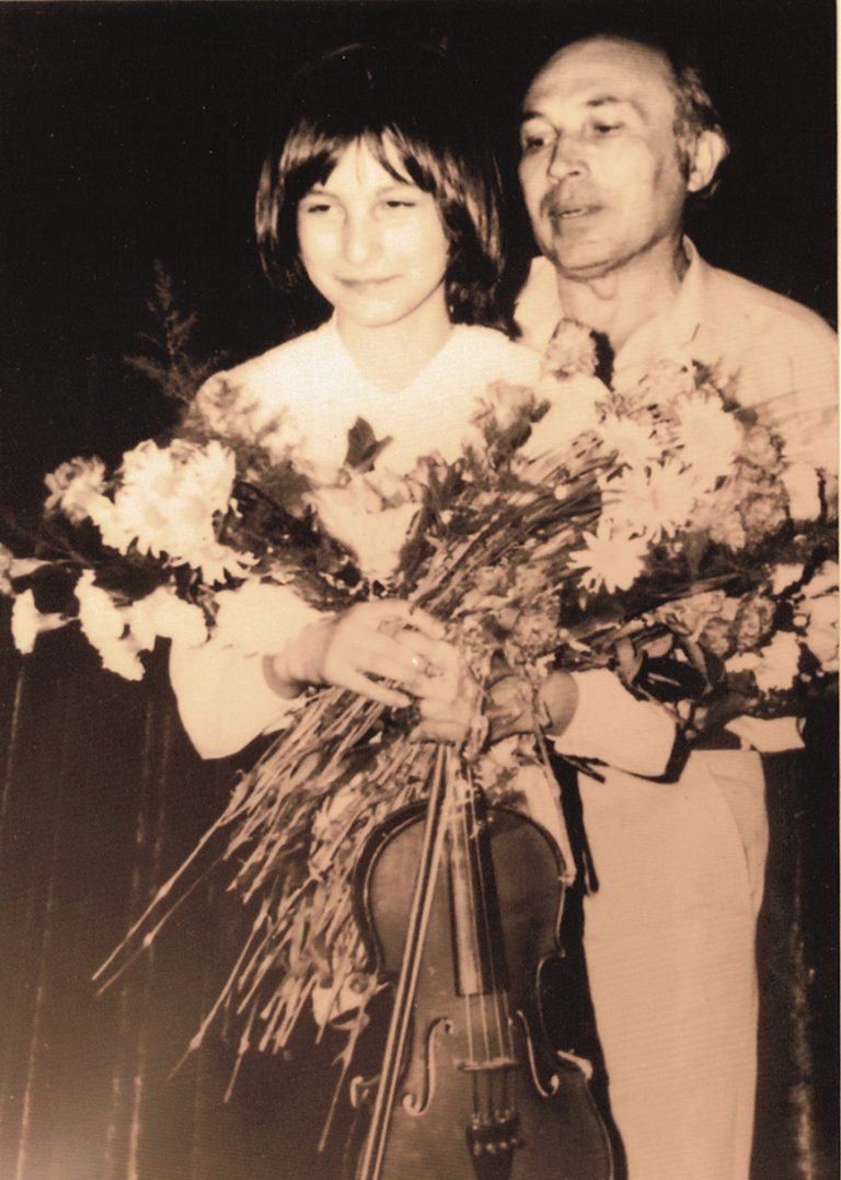 Нели Моцинова – цигуларката от световна  класа, свирила с цигулката на Паганини