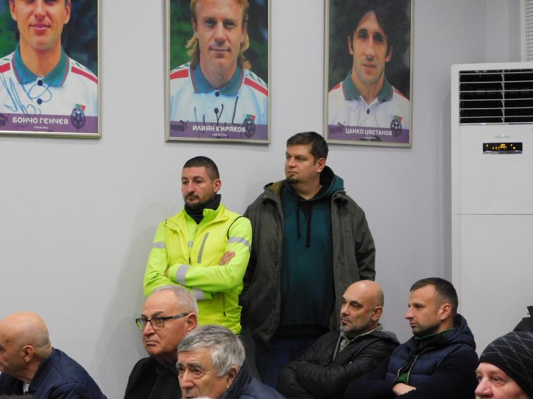 Представянето на книгата “24 крачки към историята. 100 години “Етър” събра легенди на клуба