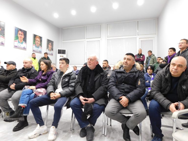 Представянето на книгата “24 крачки към историята. 100 години “Етър” събра легенди на клуба