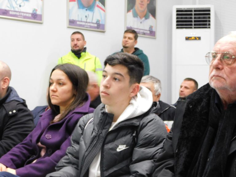 Представянето на книгата “24 крачки към историята. 100 години “Етър” събра легенди на клуба