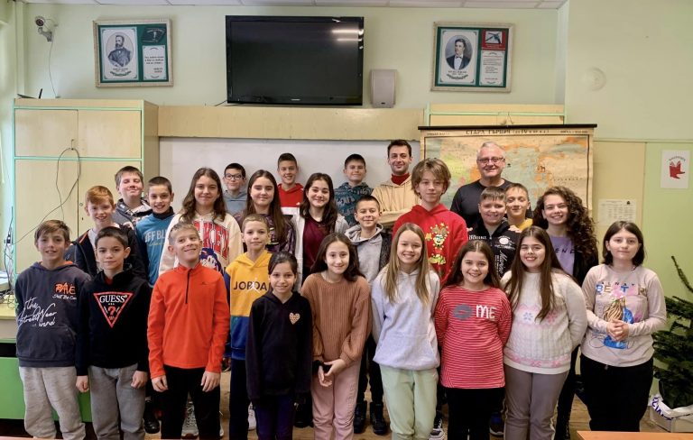 Общество | Цветелин Илчев разкри пред петокласници тайните на театъра