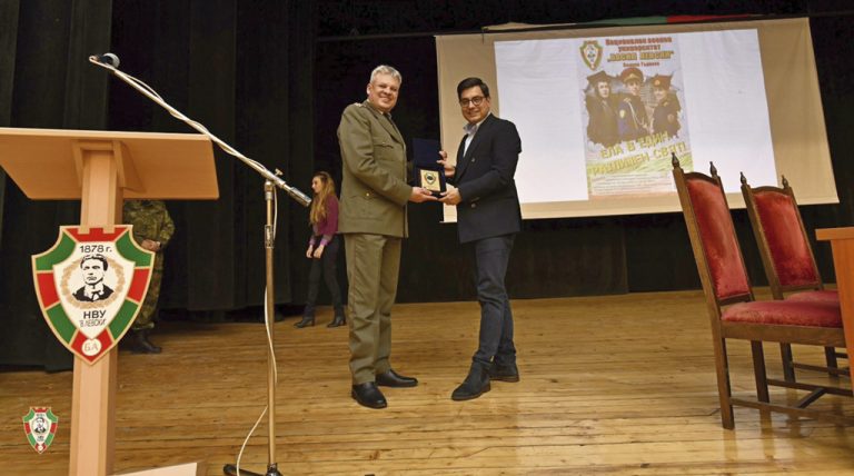 Журналистът Светослав Иванов гостува на курсантите в НВУ