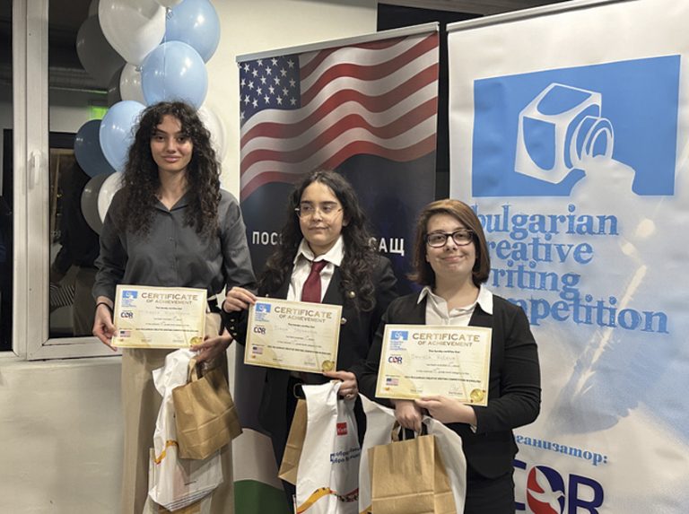 Ученички от Аркус са  най-добри в страната  по творческо писане на английски език
