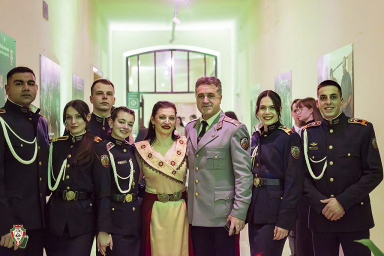 Общество | Представители на НВУ участваха в зимния бал на Терезианската военна академия в Австрия