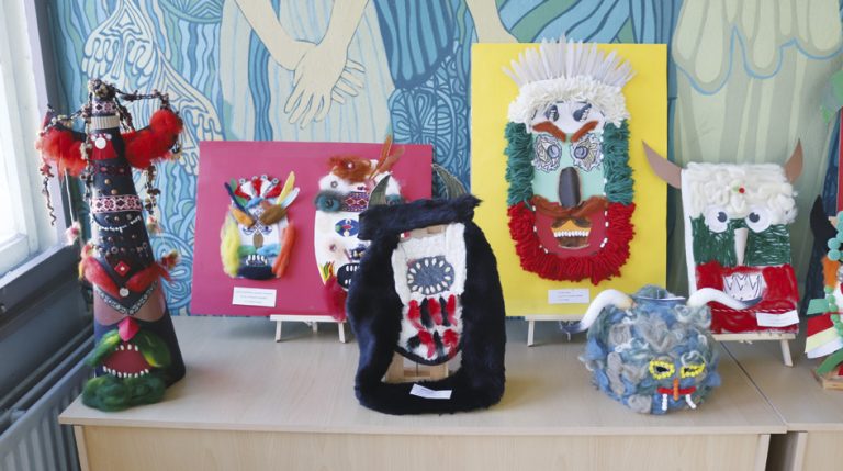 Няколко училища и  детски градини участваха  в конкурс за изработка  на кукерски маски