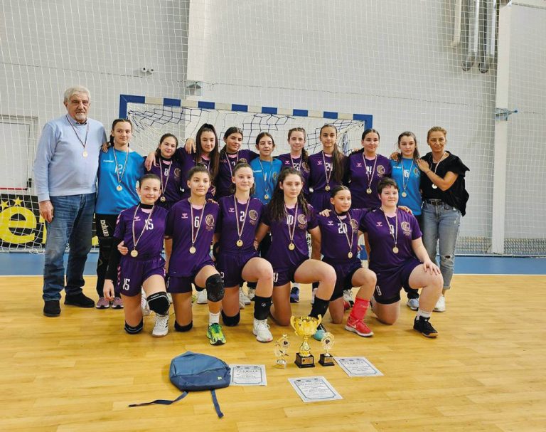 Спорт | Момичетата до 14 г. на “Етър-64” спечелиха Купата на България