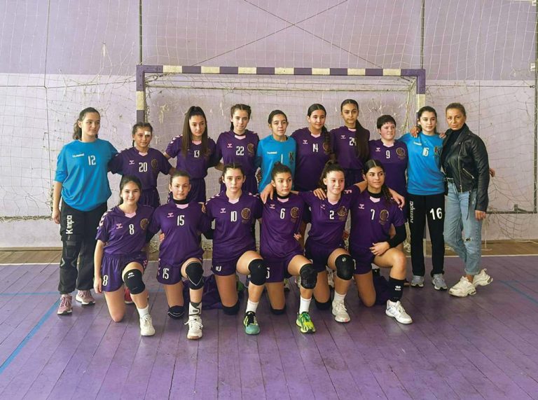Спорт | 14-годишните момичета на “Етър-64” – на финали за купата