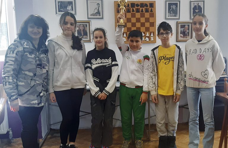 Спорт | Шахматистите на ПМГ и СУ “Емилиян Станев” продължават в областния етап на игрите