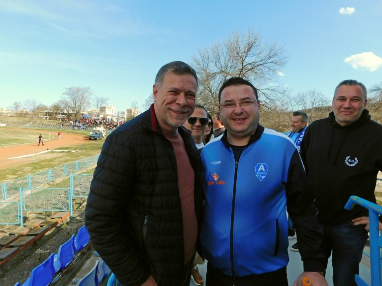 „Локомотив“-ът не спря и в Свищов, пътува към Втора лига