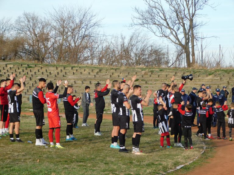 „Локомотив“-ът не спря и в Свищов, пътува към Втора лига