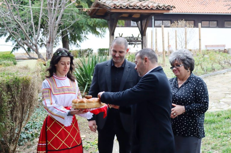 В Лясковско за поредна година избраха най-добрите винари и зарязаха лозята за берекет