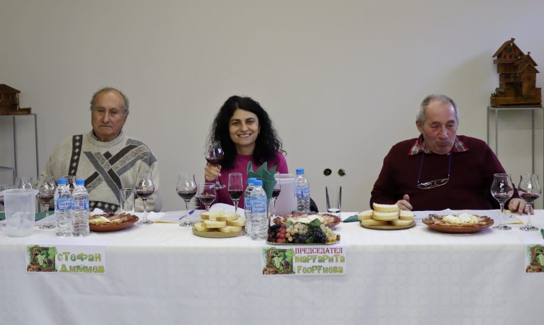 В Лясковско за поредна година избраха най-добрите винари и зарязаха лозята за берекет