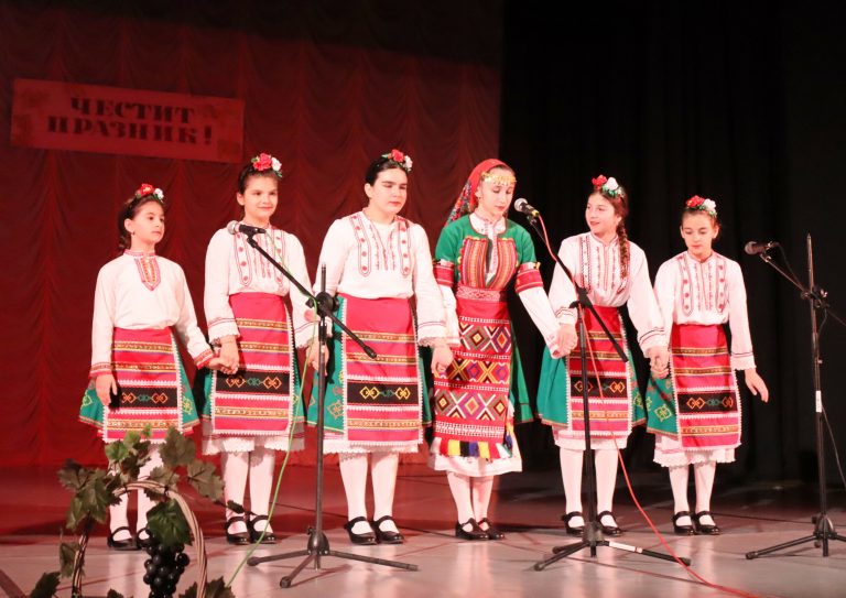 В Лясковско за поредна година избраха най-добрите винари и зарязаха лозята за берекет