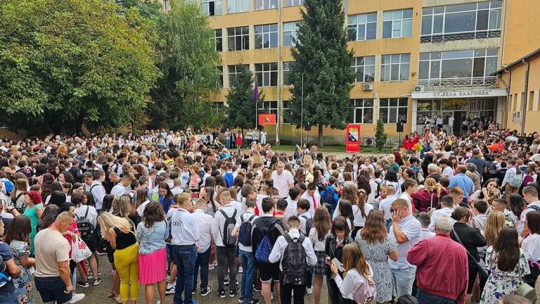 Общество | Рекордно нараства броят на учениците в СУ „Вела Благоева“