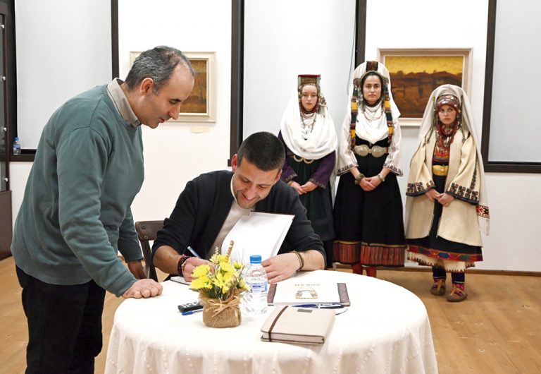 Елена | В Елена представиха книгата “Сокаи”
