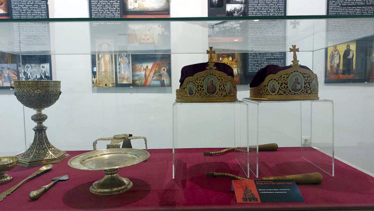 Култура | Изложба показва ценни експонати от храм-паметника край Шипка