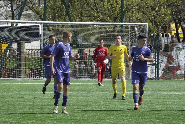 Спорт | “Етър” U17 бе на крачка от реми с “Левски”