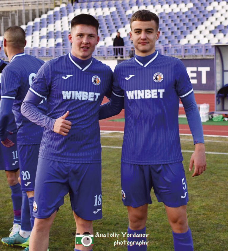 Спорт | “Етър-2” с чудесна победа в Червен бряг с два гола на Ненчев