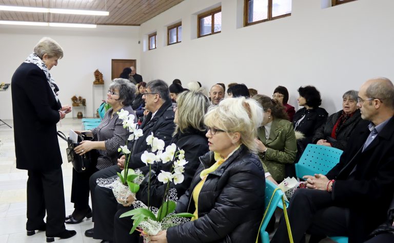 В навечерието на празника на жената в Лясковец две дами представиха творчеството си