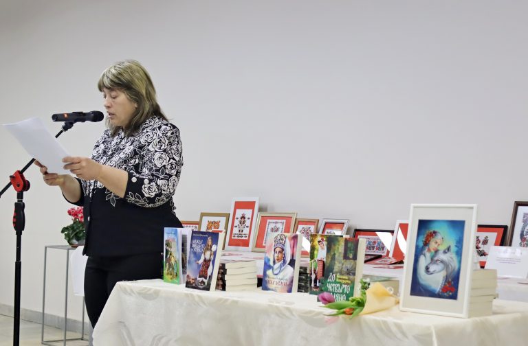 В навечерието на празника на жената в Лясковец две дами представиха творчеството си