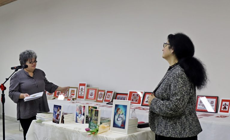 В навечерието на празника на жената в Лясковец две дами представиха творчеството си