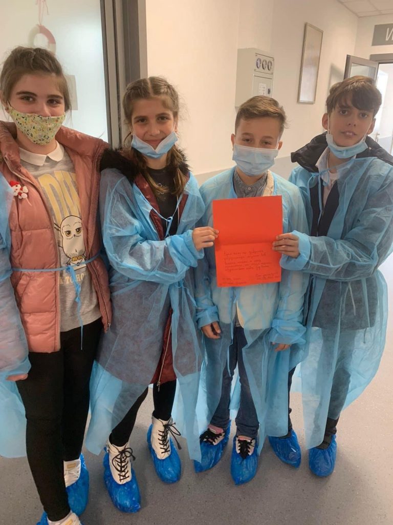 Ученици направиха дарение на неонатологията