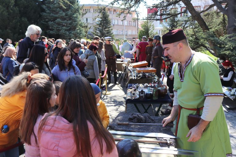 Велико Търново отбелязва своя празник за 145-и път (снимки)