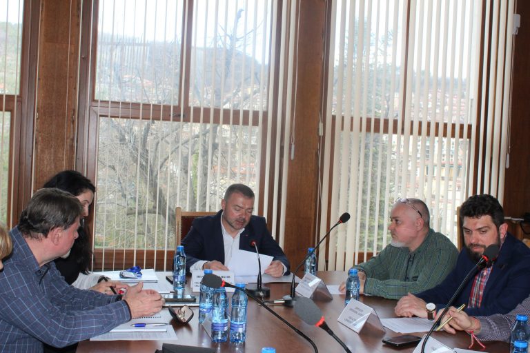 Пари и власт | Пет общини бойкотираха срещата на Асоциацията по ВиК