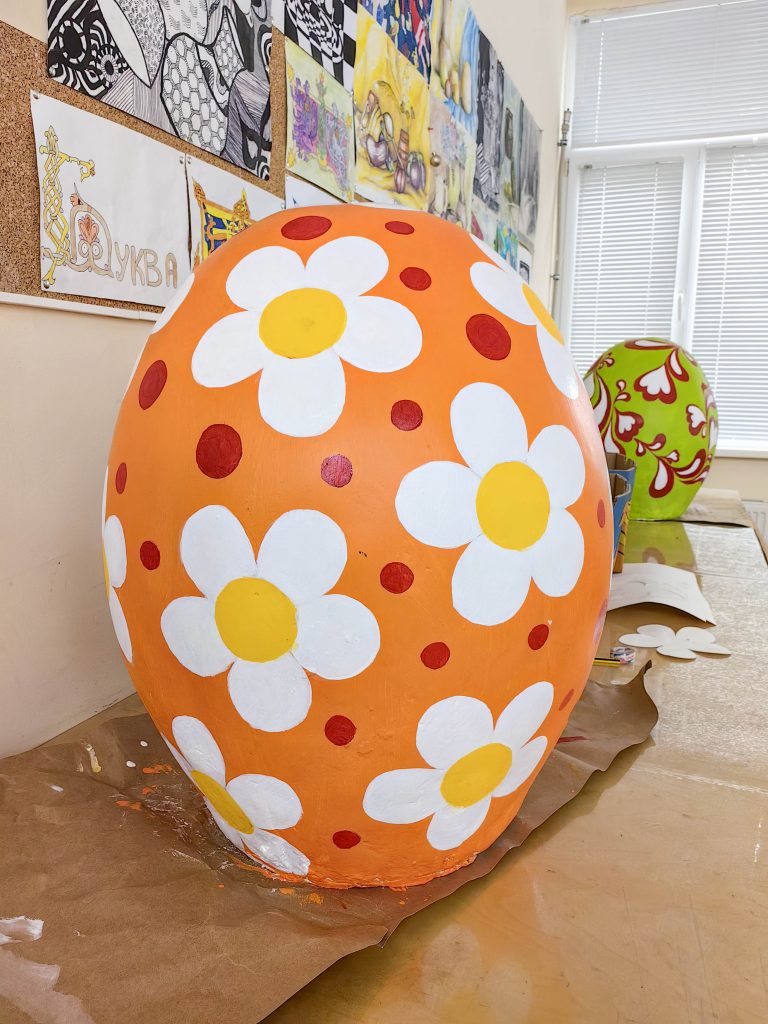 Декоративни яйца разкрасяват Велико Търново за Великден