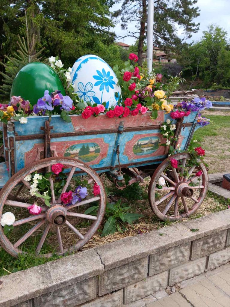 Малки лазарки наричаха за здраве и берекет в Самоводене