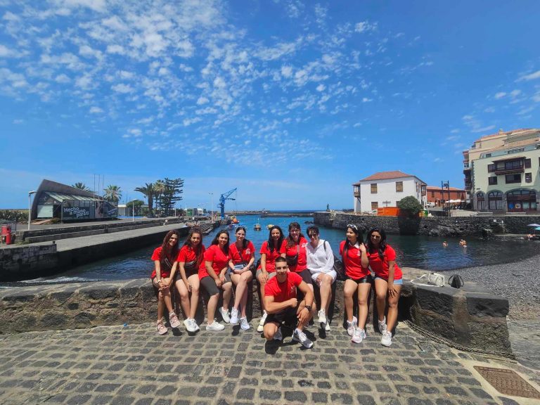 Общество | Ученици провеждат производствения си стаж на Канарските острови