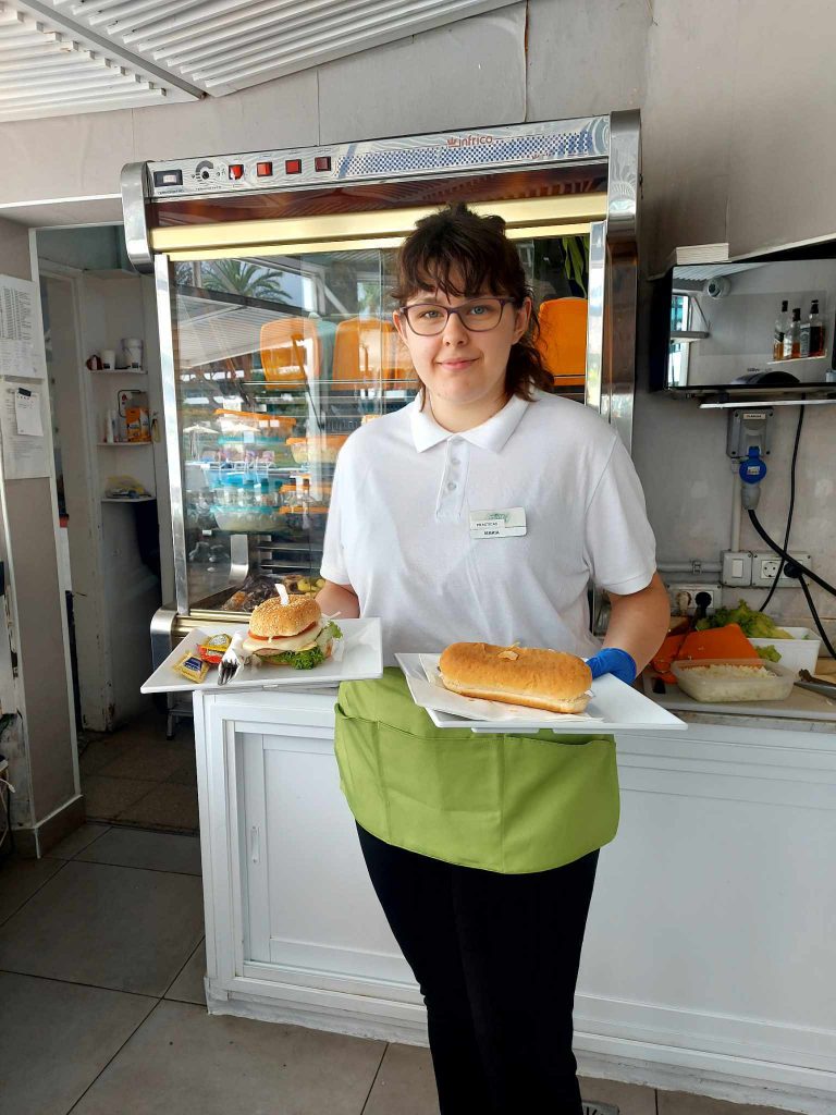 Ученици провеждат производствения си стаж на Канарските острови