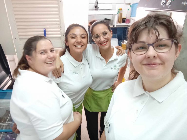 Ученици провеждат производствения си стаж на Канарските острови