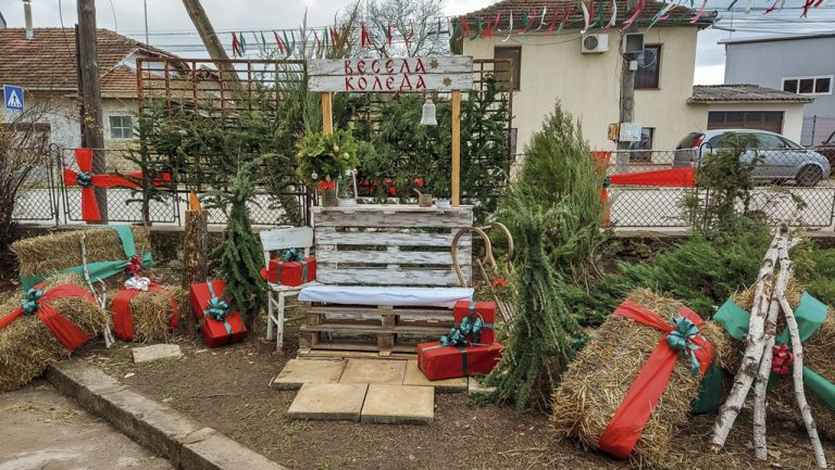 Младите ентусиасти от “Заедно за Мерданя” сплотяват стари и млади в родното си село