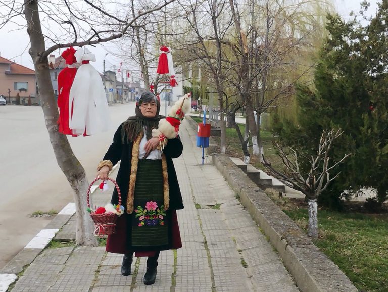 Младите ентусиасти от “Заедно за Мерданя” сплотяват стари и млади в родното си село