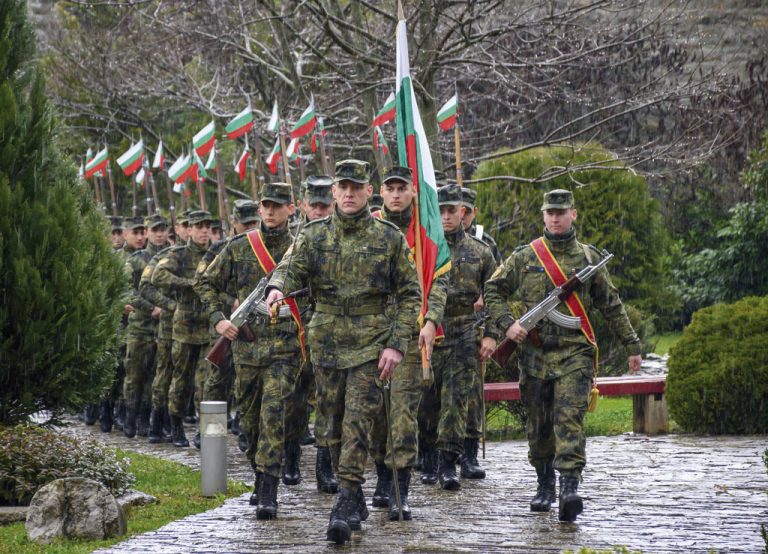 Снимането на диви животни е голямата  страст на финансовия контрольор на НВУ