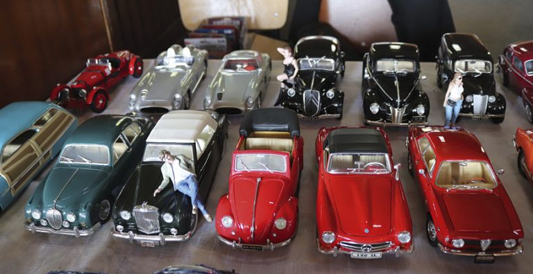 Показаха в Търново колите на Еди Мърфи и Луи дьо Фюнес