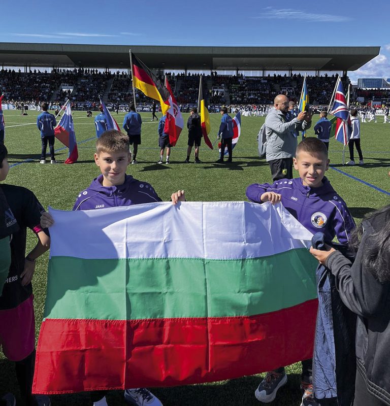 Етърци (2011 г.) натрупаха безценен опит от участието си на турнир в Барселона