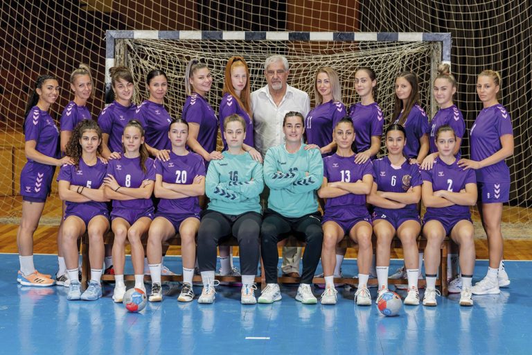 Спорт | “Етър-64” загуби драматично  от “Бяла” с 30:32