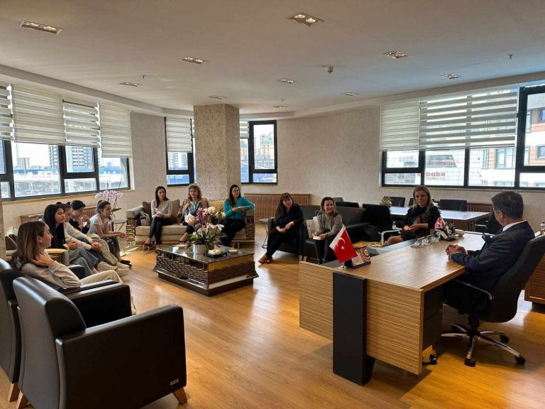 Ученици и учители от ОУ „Бачо Киро“ посетиха частно училище в Анкара