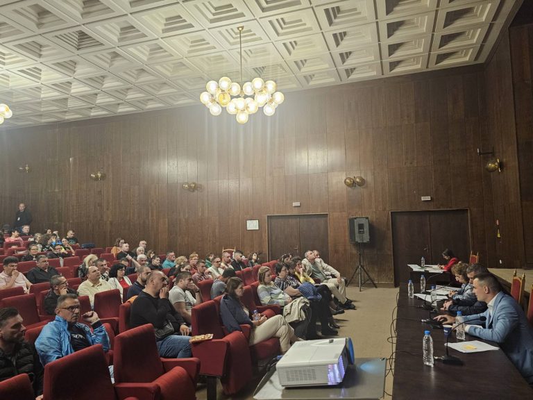 Кметът на Горна Оряховица Николай Рашков: Бездомните кучета са огледало на бездействието през годините