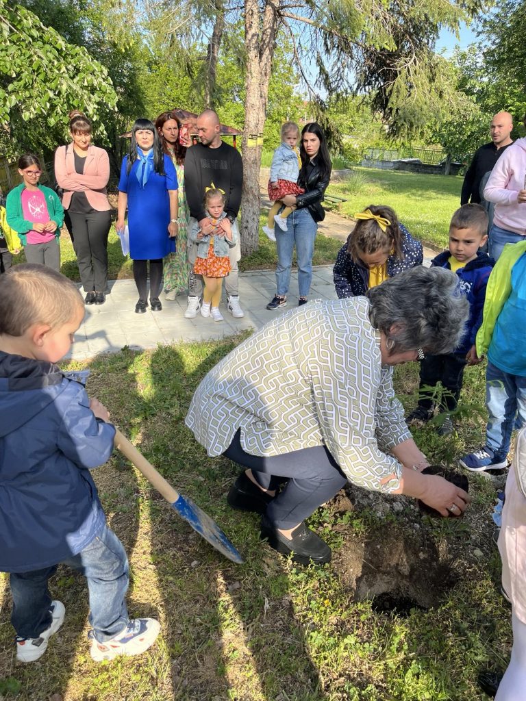 Световния ден на Земята отбелязаха малчуганите в лясковската детска градина „Славейче“