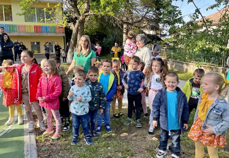 Световния ден на Земята отбелязаха малчуганите в лясковската детска градина „Славейче“