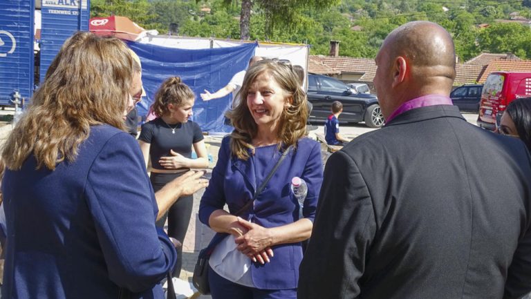 Росица Димитрова: “Недопустимо е заради незрели  политически експерименти да страдат най-уязвимите хора в обществото ни!”