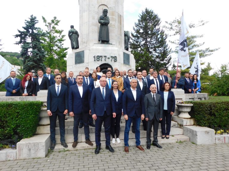 Горещи новини | „Възраждане“ откри от Велико Търново националната си кампания