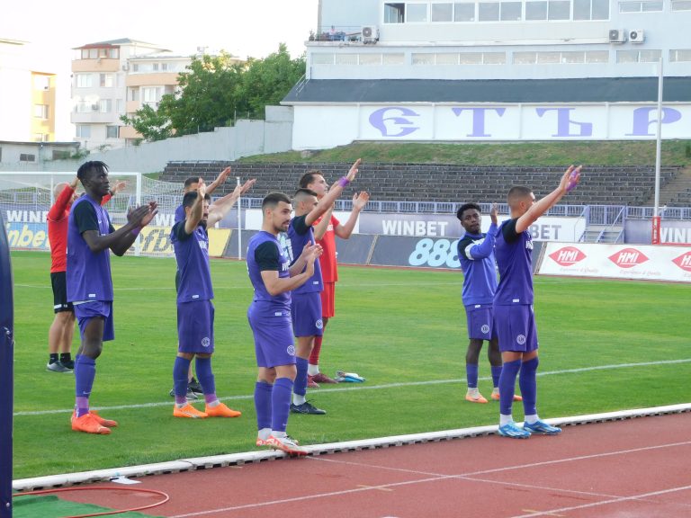 „Етър“ не се даде на „Локо“ (Сф), реферът развали мача