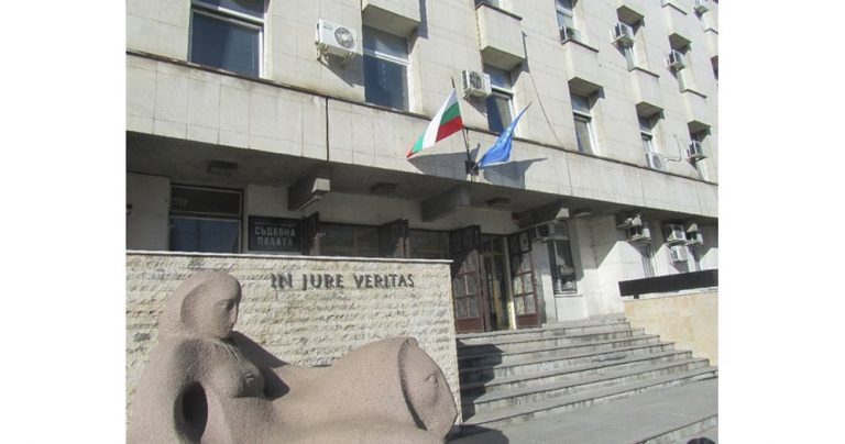 Горещи новини | Бивши общинари от  Свищов отиват на съд