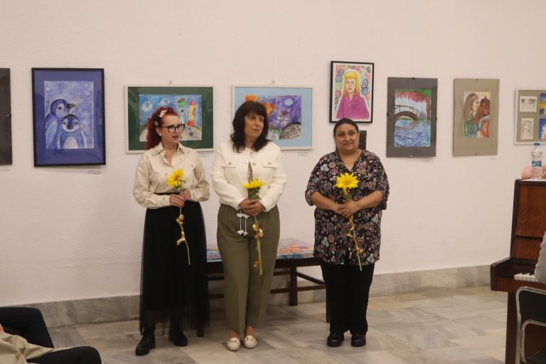 Горещи новини | Представиха на изложба творбите  на децата от СУ „Вичо Грънчаров“